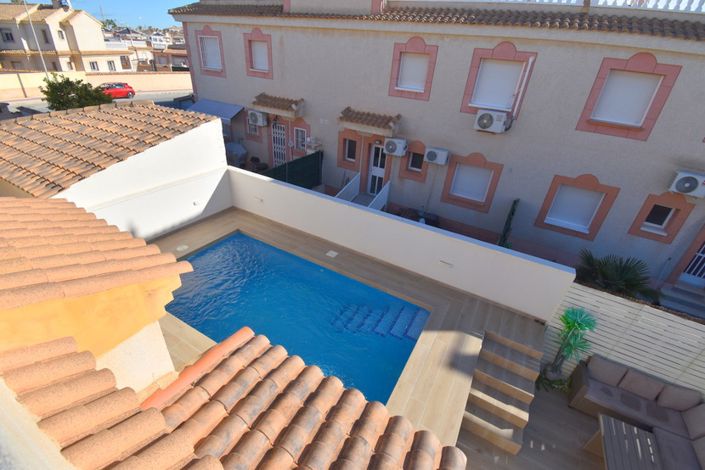 Image No.17-3 Bed Townhouse for sale