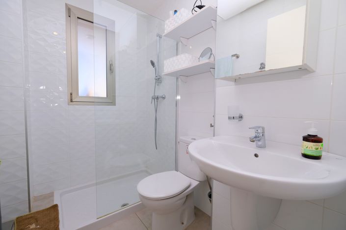 Image No.12-2 Bed Property for sale