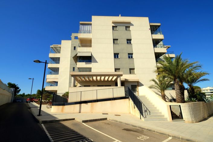 Image No.15-2 Bed Property for sale