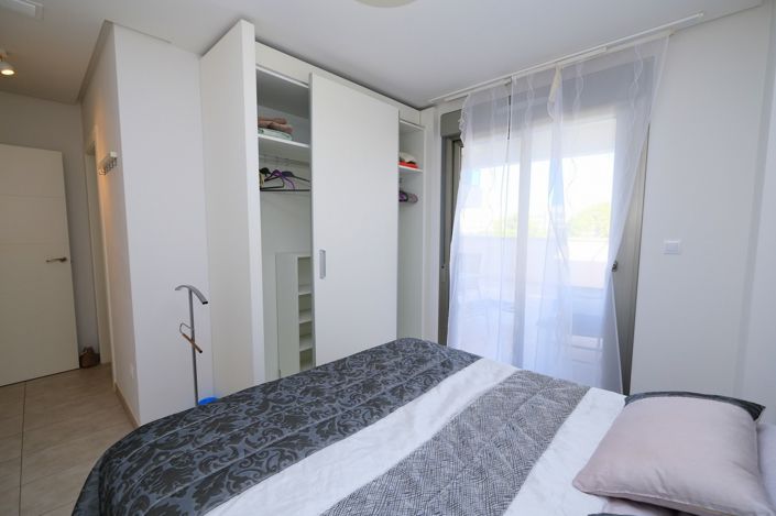 Image No.8-2 Bed Property for sale