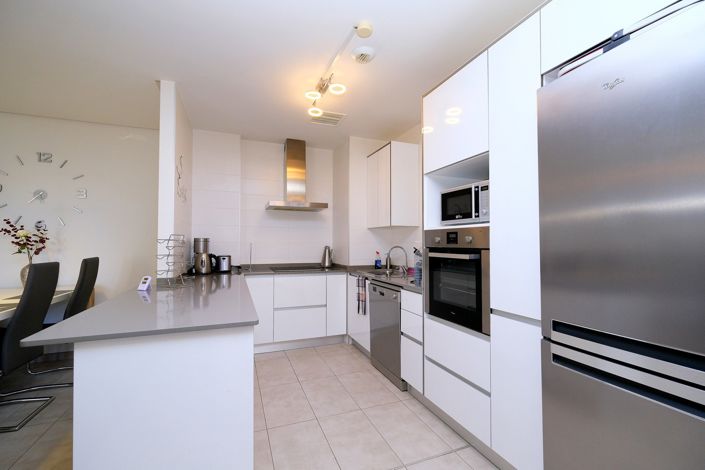 Image No.8-2 Bed Property for sale