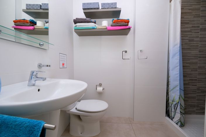 Image No.9-2 Bed Property for sale