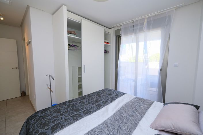 Image No.9-2 Bed Property for sale