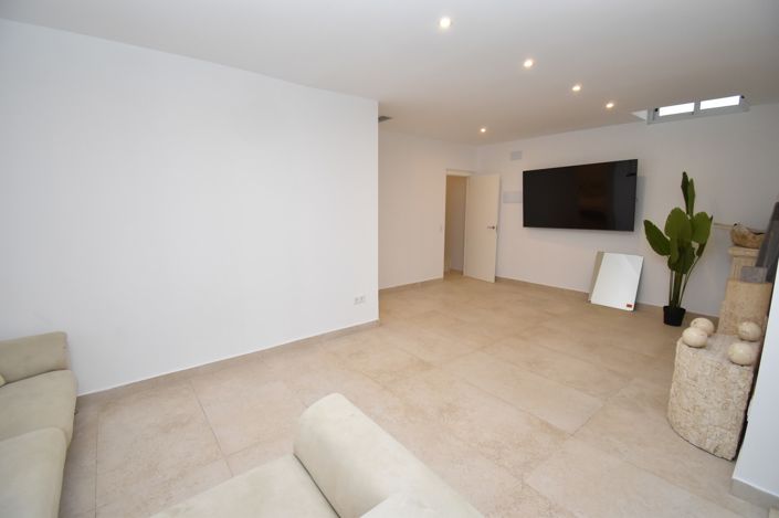 Image No.17-5 Bed Villa for sale