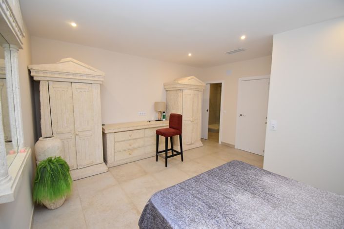 Image No.20-5 Bed Villa for sale