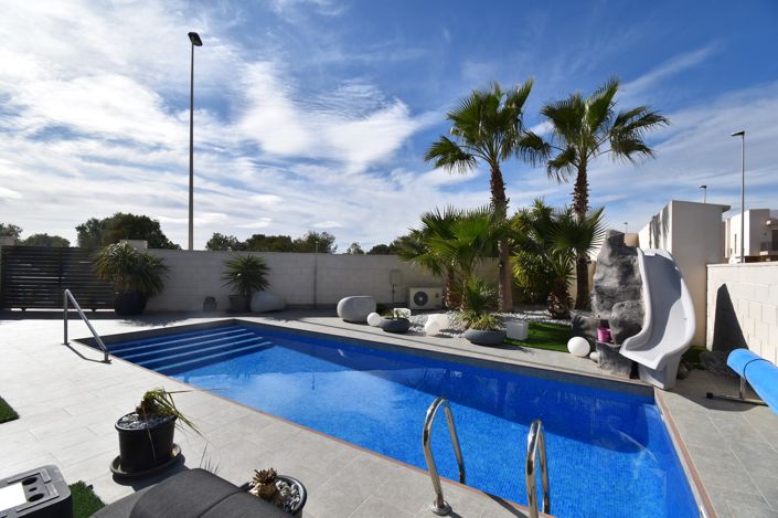 Image No.30-5 Bed Villa for sale