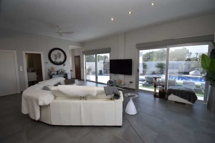 Image No.7-5 Bed Villa for sale