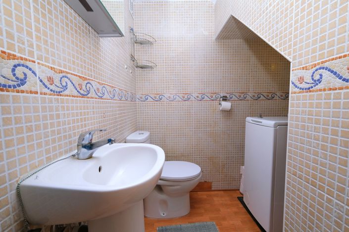 Image No.12-3 Bed Townhouse for sale