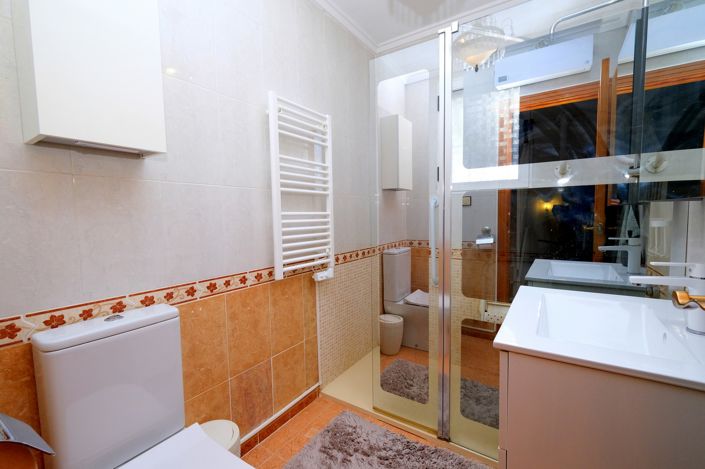 Image No.14-3 Bed Townhouse for sale