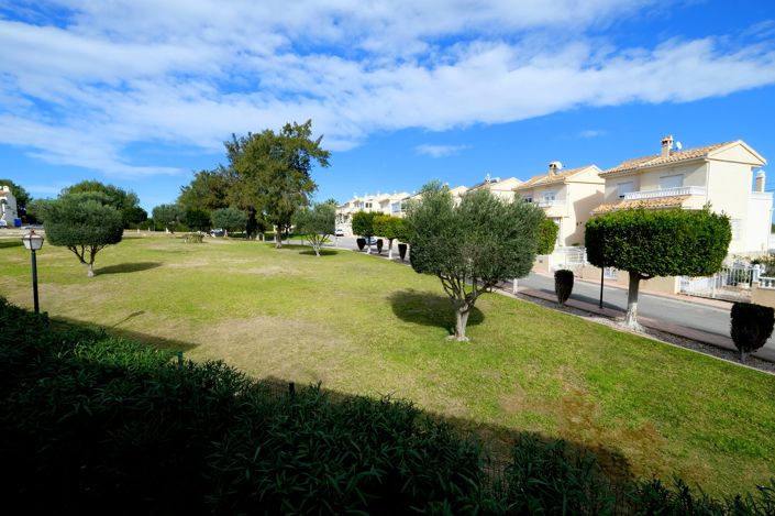 Image No.10-1 Bed Property for sale