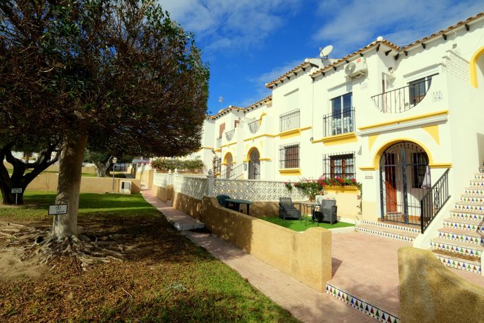 Image No.12-1 Bed Property for sale