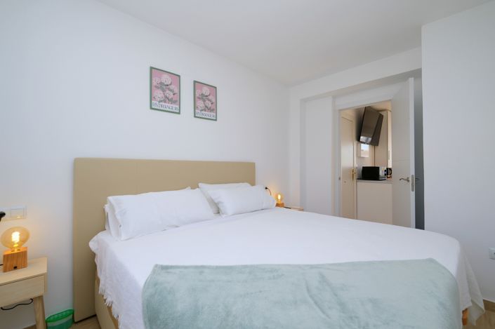 Image No.9-1 Bed Property for sale