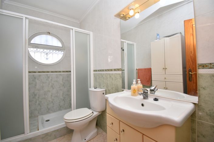 Image No.18-3 Bed Townhouse for sale