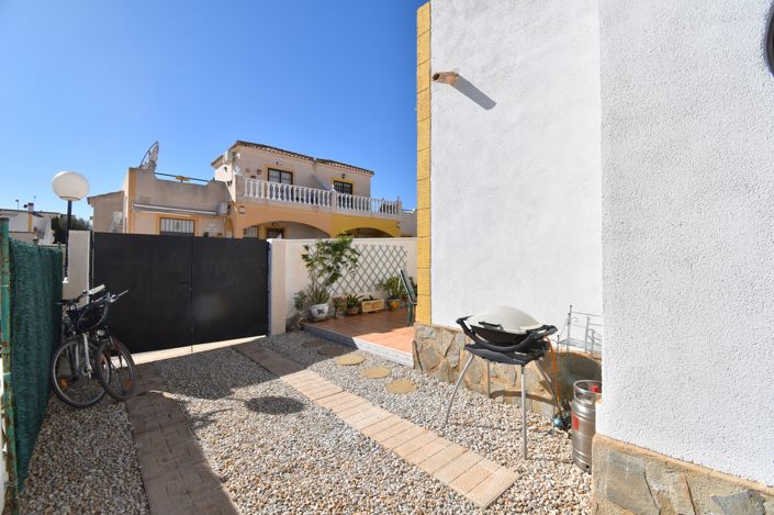 Image No.25-3 Bed Townhouse for sale