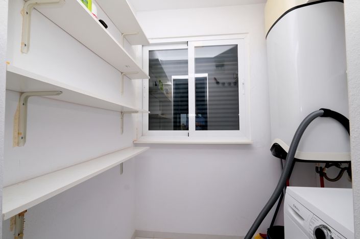 Image No.11-2 Bed Property for sale