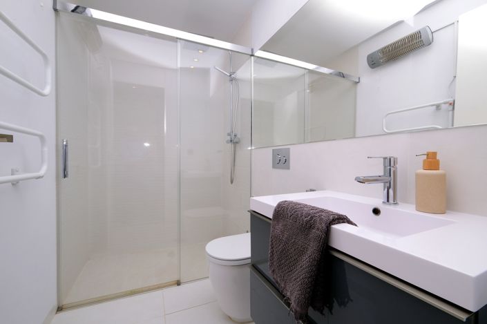 Image No.16-2 Bed Property for sale