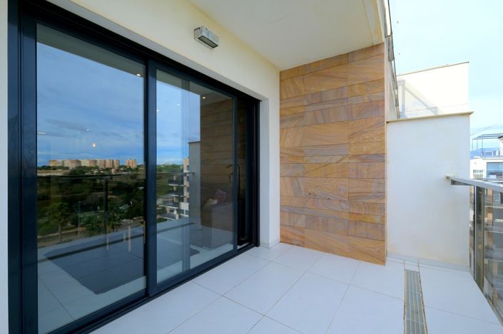 Image No.17-2 Bed Property for sale