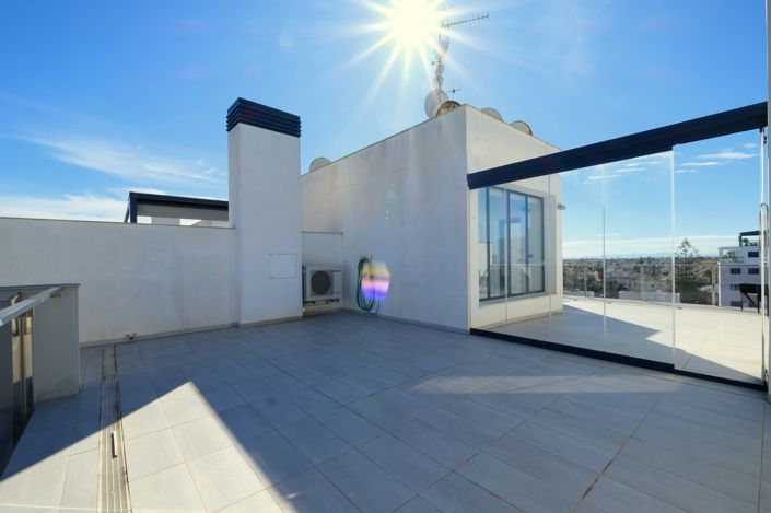 Image No.21-2 Bed Property for sale