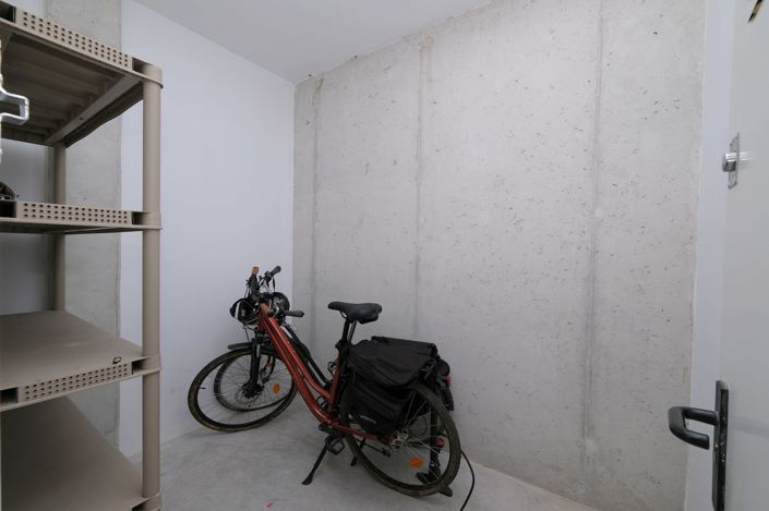 Image No.28-2 Bed Property for sale