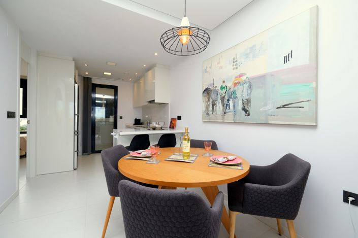 Image No.7-2 Bed Property for sale