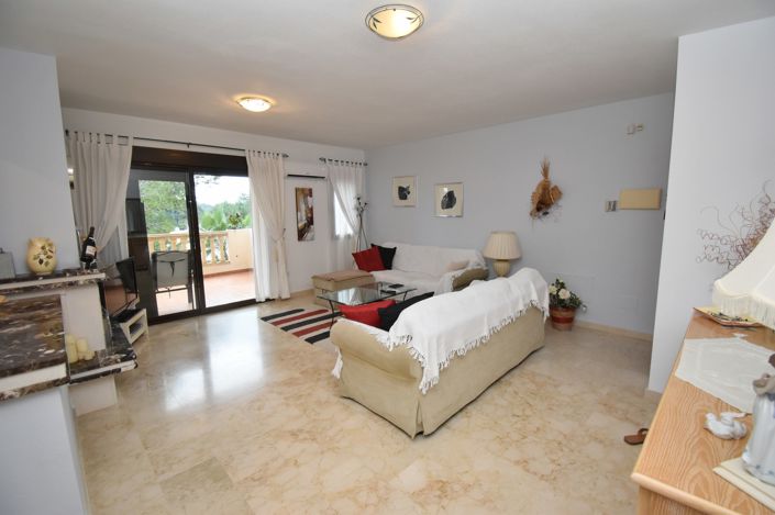 Image No.17-2 Bed Property for sale