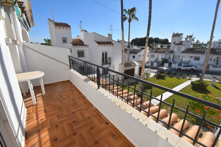 Image No.15-2 Bed Townhouse for sale