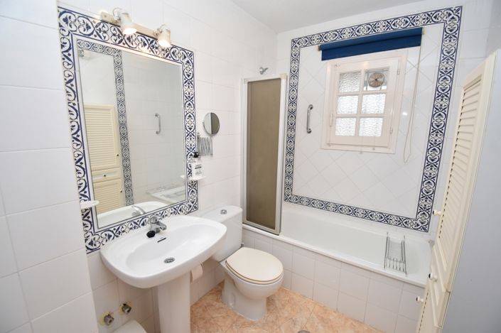 Image No.17-2 Bed Townhouse for sale