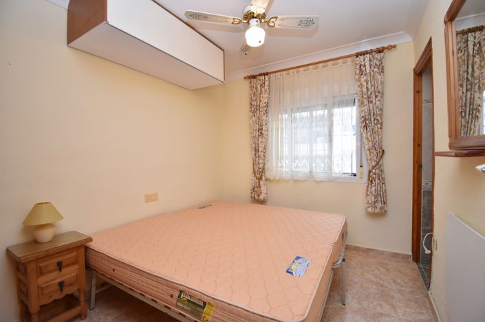 Image No.18-2 Bed Townhouse for sale