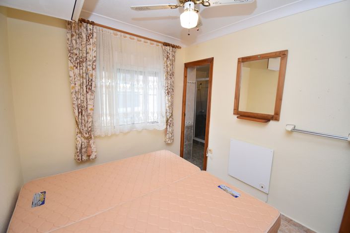 Image No.20-2 Bed Townhouse for sale