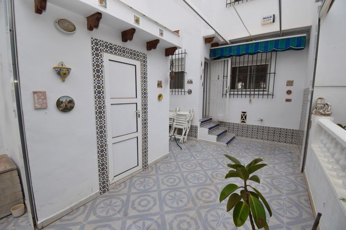 Image No.25-2 Bed Townhouse for sale