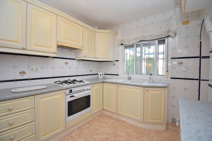 Image No.5-2 Bed Townhouse for sale