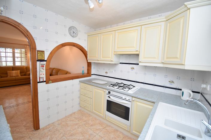 Image No.8-2 Bed Townhouse for sale