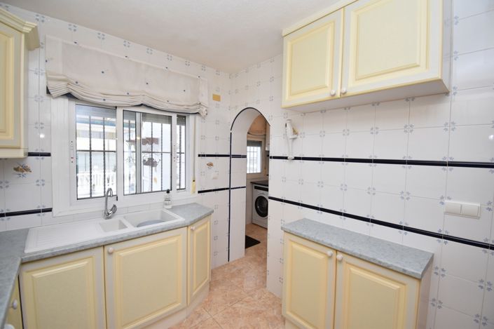 Image No.9-2 Bed Townhouse for sale