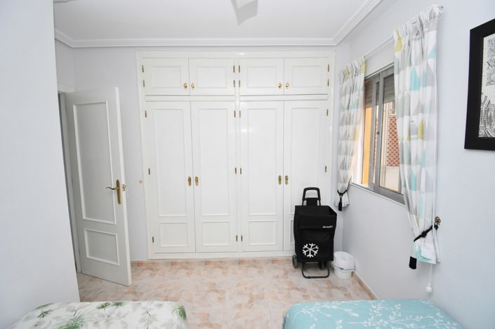 Image No.10-2 Bed Property for sale