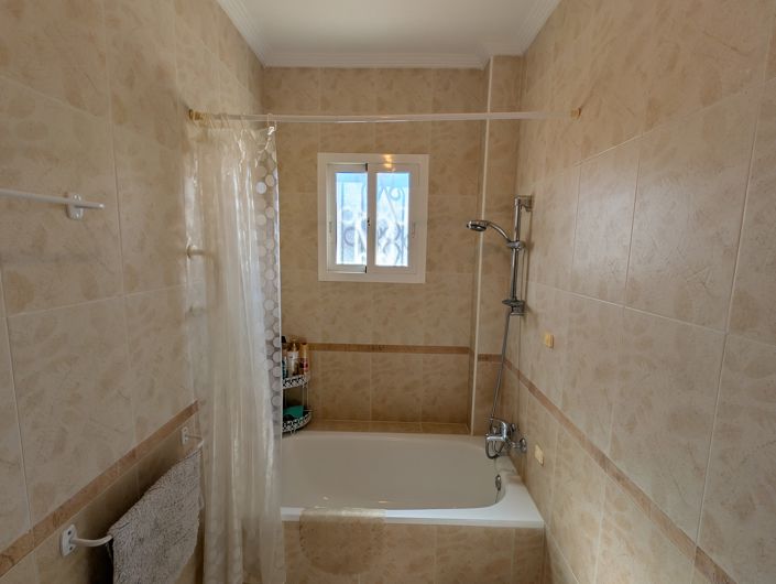 Image No.12-2 Bed Townhouse for sale