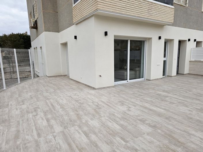 Image No.15-3 Bed Property for sale