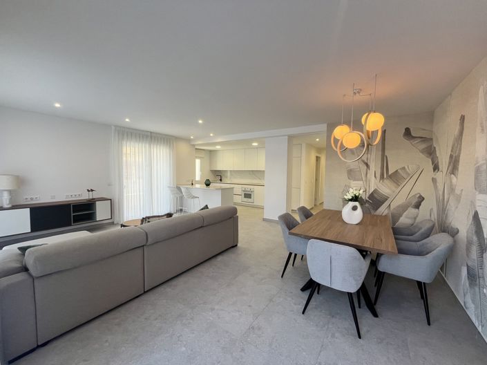 Image No.3-3 Bed Property for sale