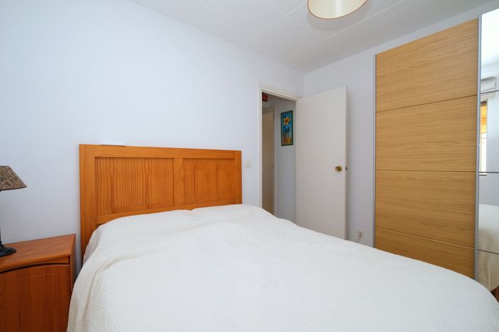 Image No.12-2 Bed Townhouse for sale