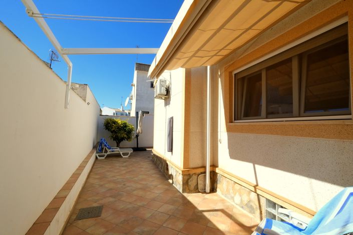 Image No.16-2 Bed Townhouse for sale
