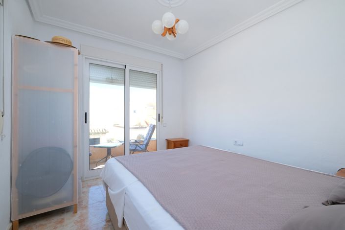 Image No.21-2 Bed Townhouse for sale