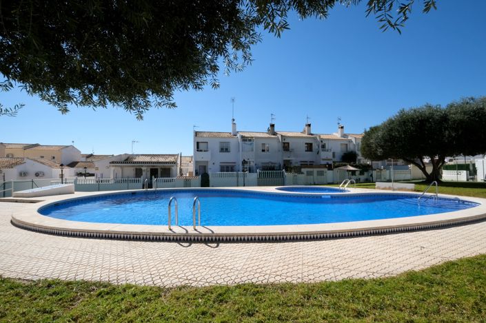 Image No.28-2 Bed Townhouse for sale