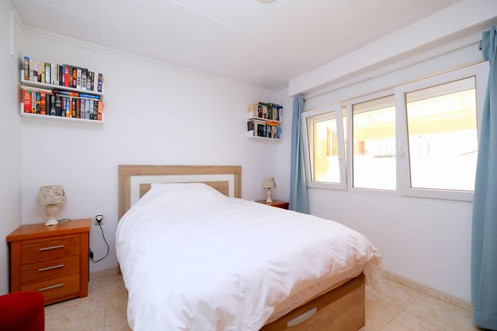 Image No.9-2 Bed Townhouse for sale