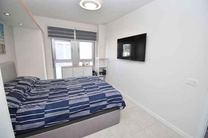 Image No.11-2 Bed Property for sale