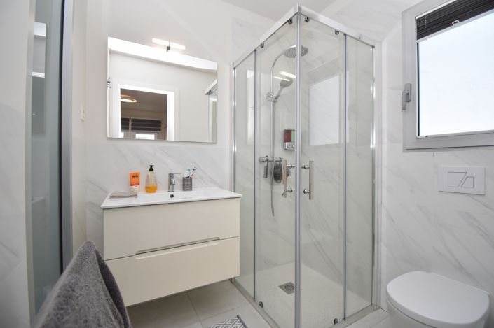 Image No.13-2 Bed Property for sale