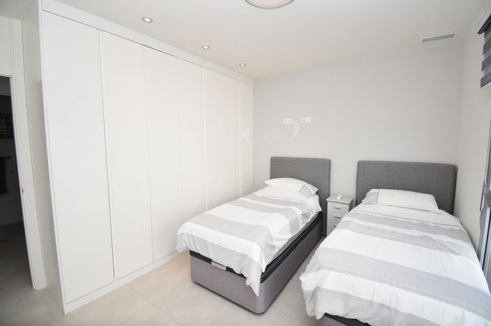 Image No.15-2 Bed Property for sale