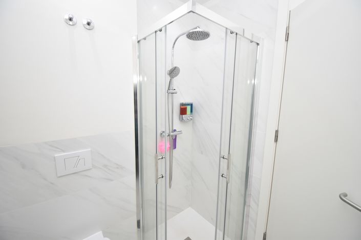 Image No.17-2 Bed Property for sale