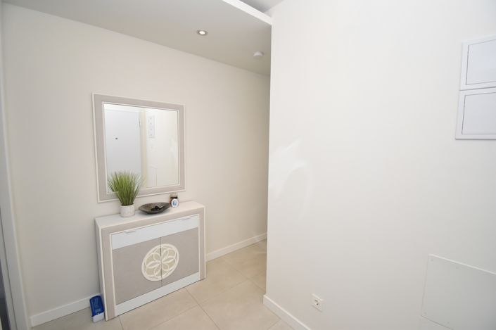 Image No.18-2 Bed Property for sale