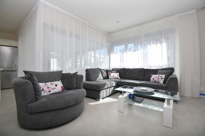 Image No.8-2 Bed Property for sale