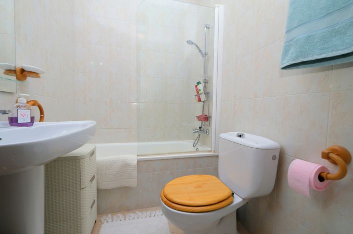 Image No.14-2 Bed Townhouse for sale