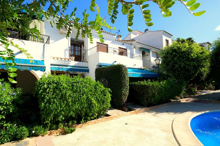 Image No.2-2 Bed Townhouse for sale